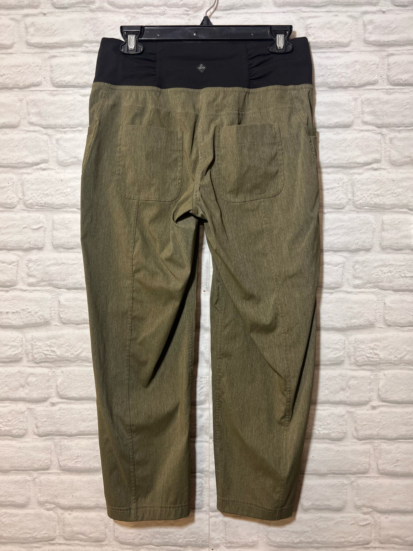 PrAna Size M Green Pull on Style Cropped Length Pants