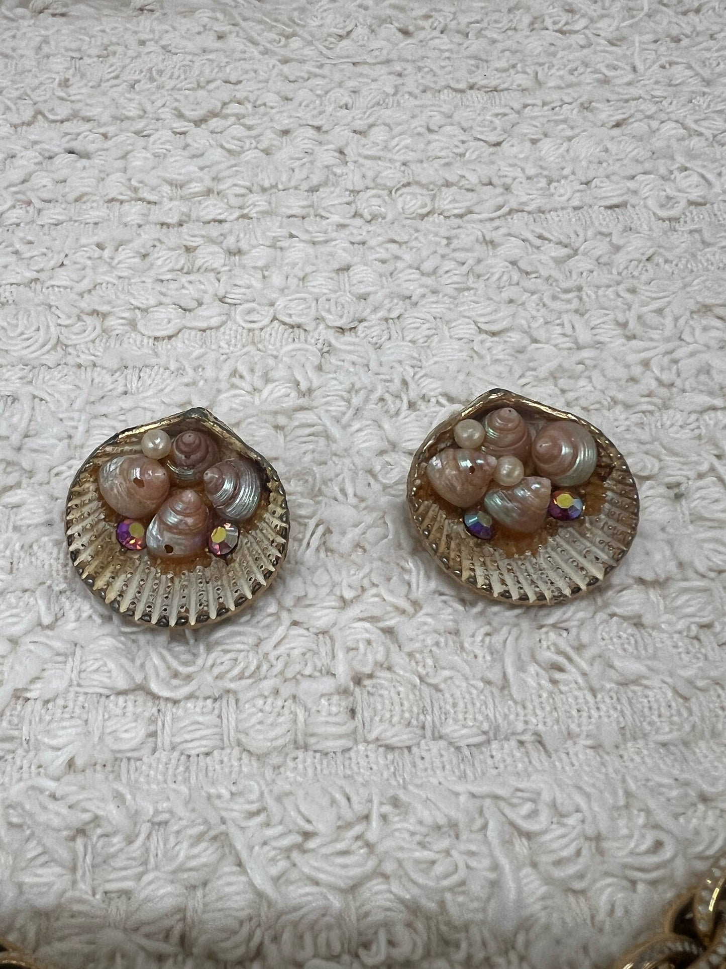 Vintage shell charm bracelet w/ earrings