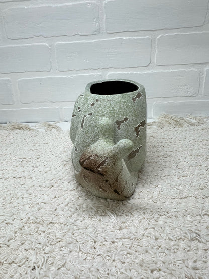 Rustic resin snail planter