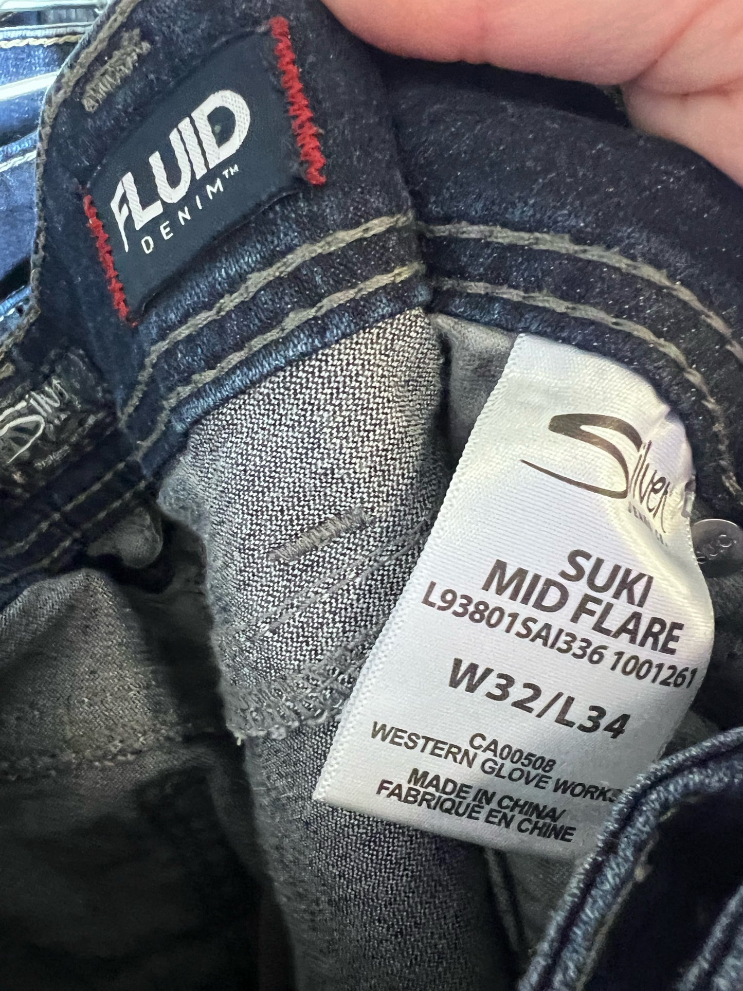Silver Jeans Co. Size 32 Waist Suki Mid-Rise Flare Jeans
