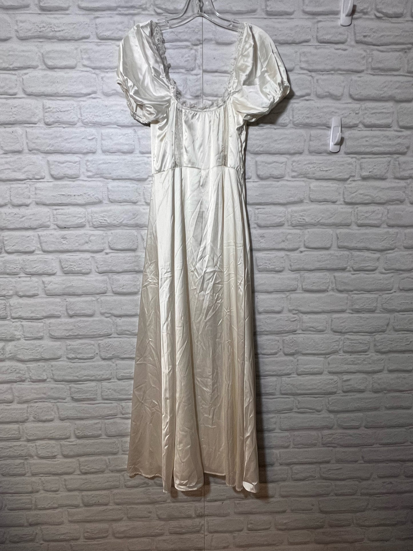 Size S Vintage Lace Detailed Satin Nightgown