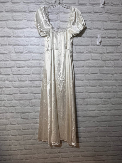 Size S Vintage Lace Detailed Satin Nightgown
