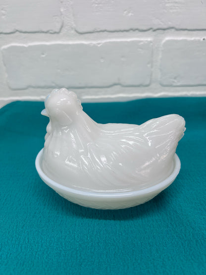Vintage Milk Glass Nesting Hen/Hen on Nest