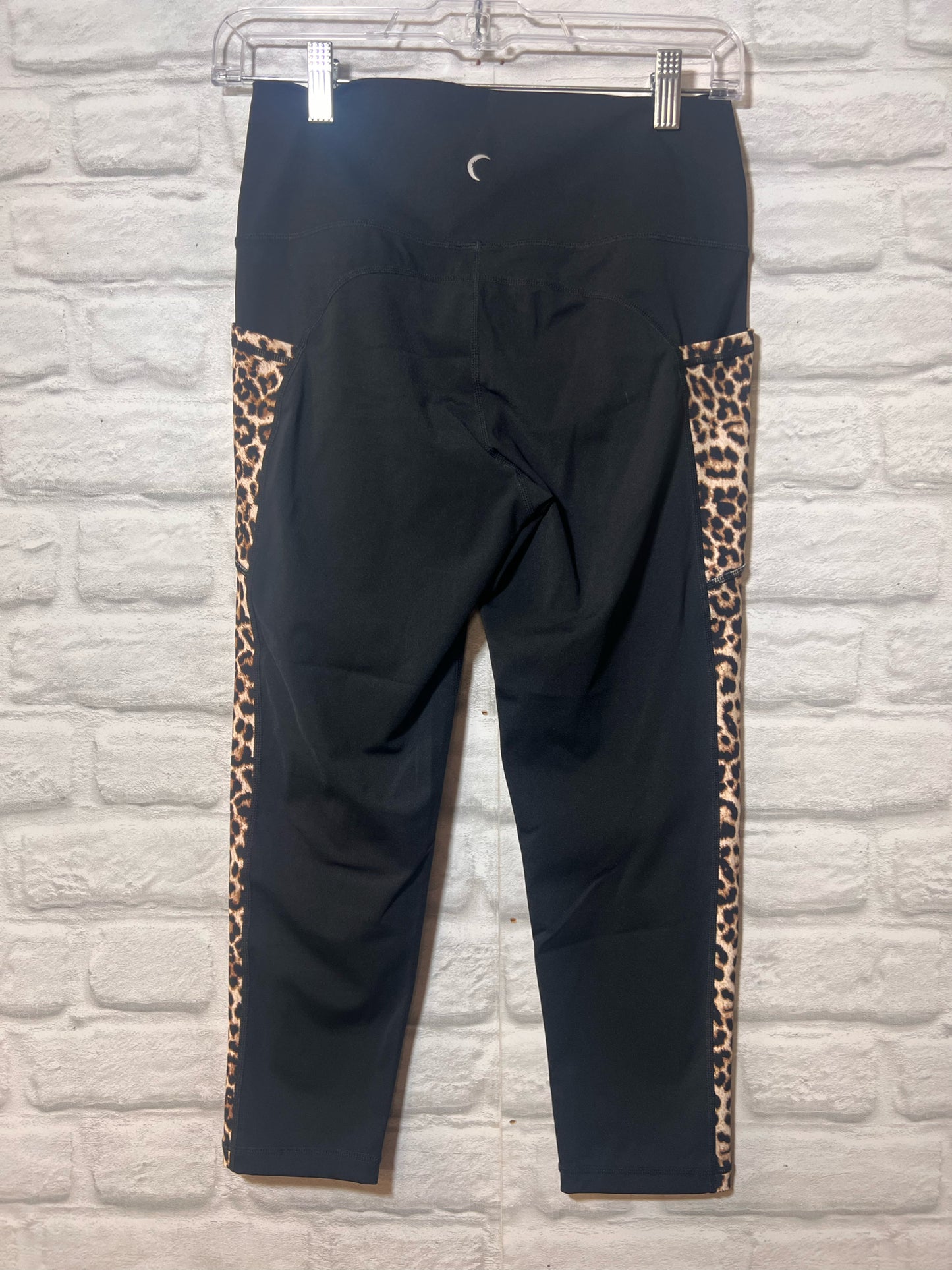 Zyia Size 8-10 Leopard detail leggings