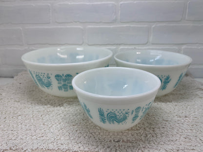 Pyrex Bowl Set - Amish Buterprint - Three Nesting Bowls