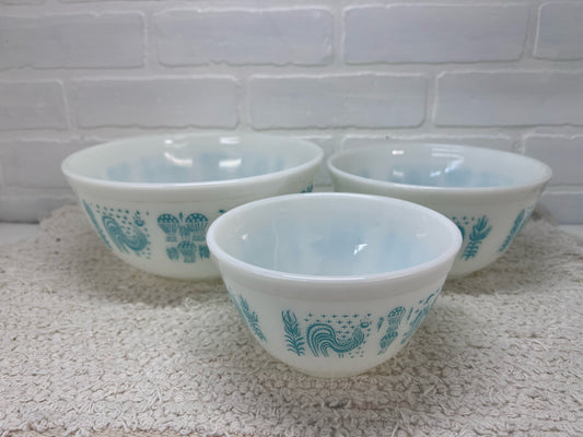Pyrex Bowl Set - Amish Buterprint - Three Nesting Bowls