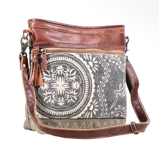 Myra Bag Vogue Shoulder Bag