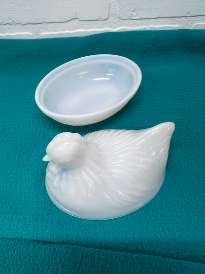 Vintage Milk Glass Nesting Hen/Hen on Nest