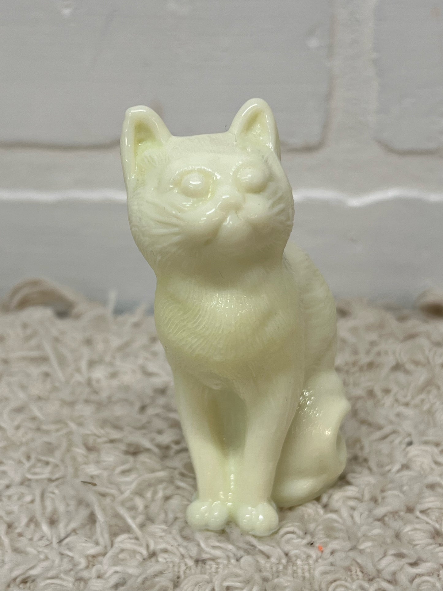 Moser Custard Glass/Uranium Glass Cat Figurine