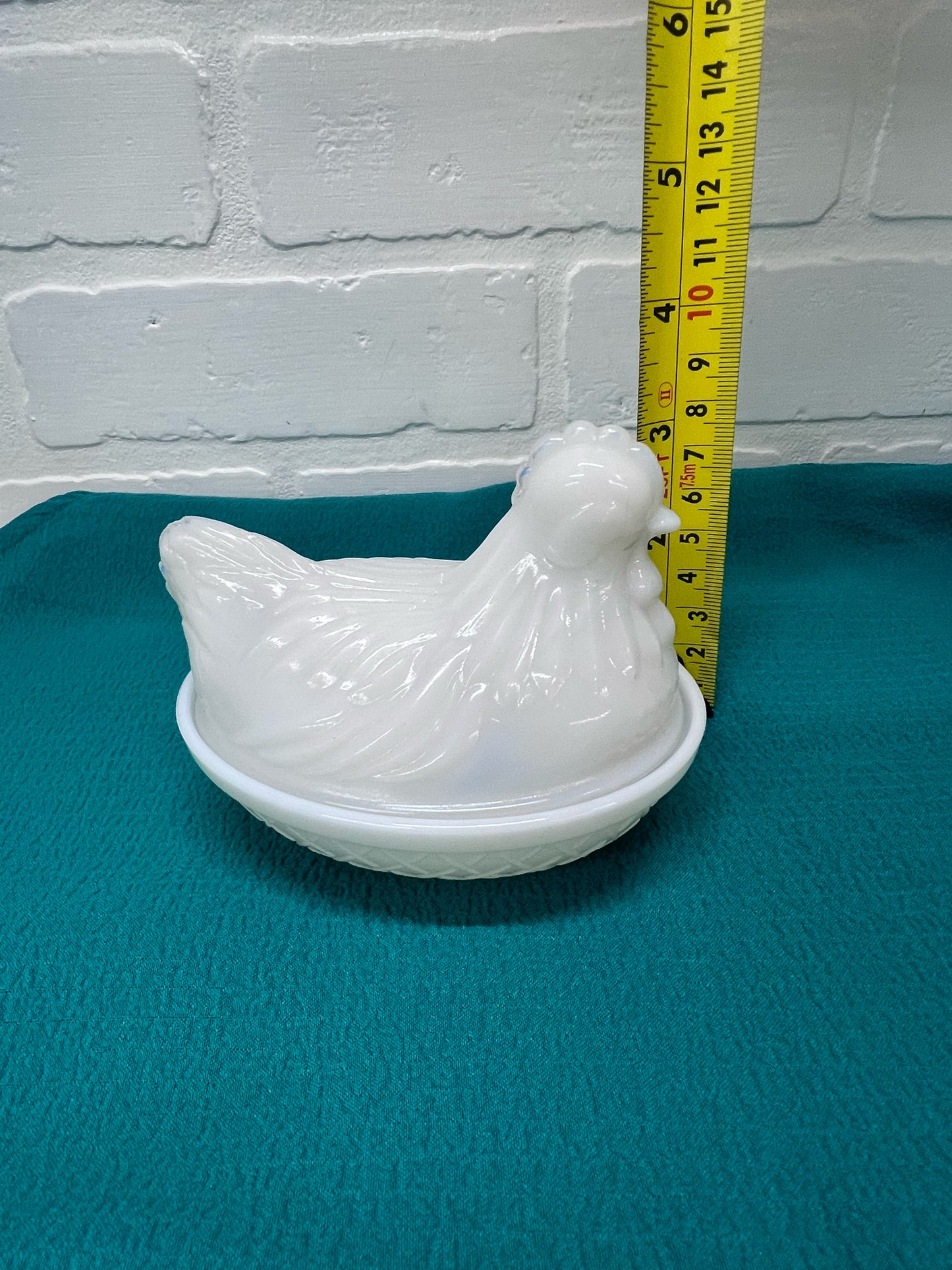 Vintage Milk Glass Nesting Hen/Hen on Nest