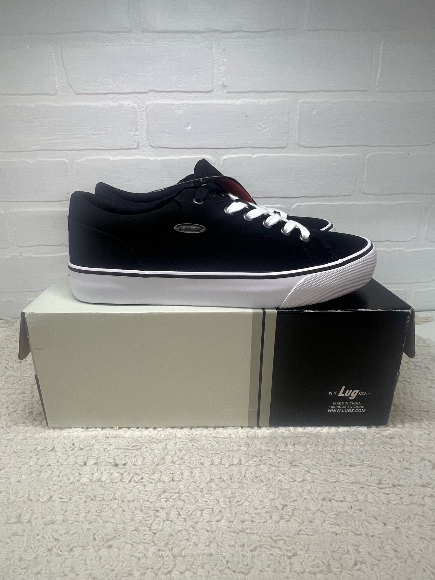 New in box! Lugz Women's Size 9 Black Shoes