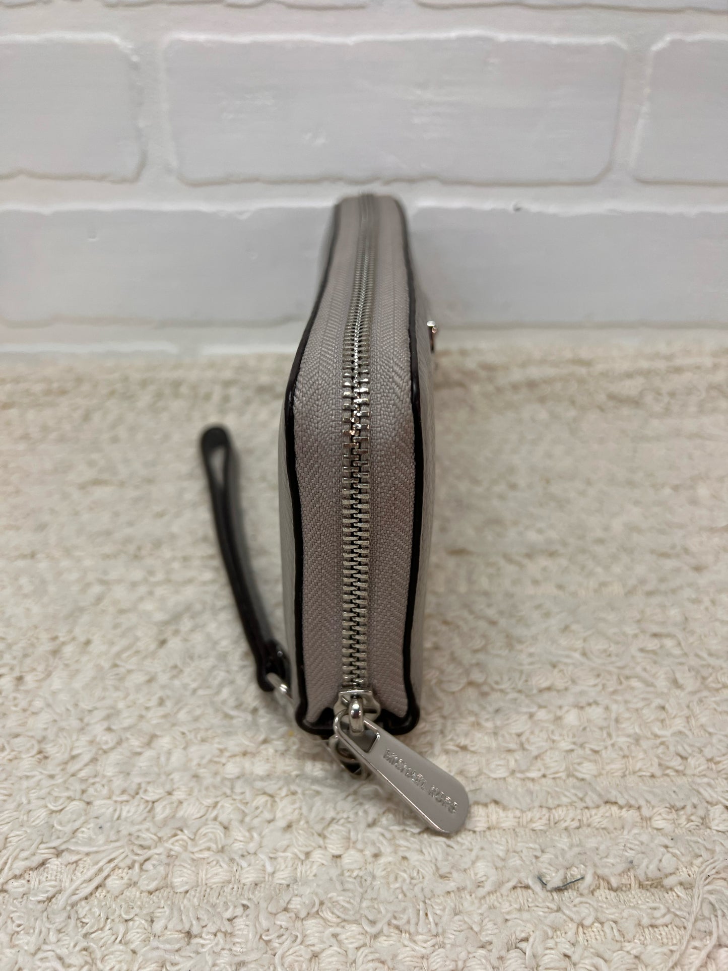 MICHAEL Michael Kors Gray Pebbled Leather Wristlet Wallet