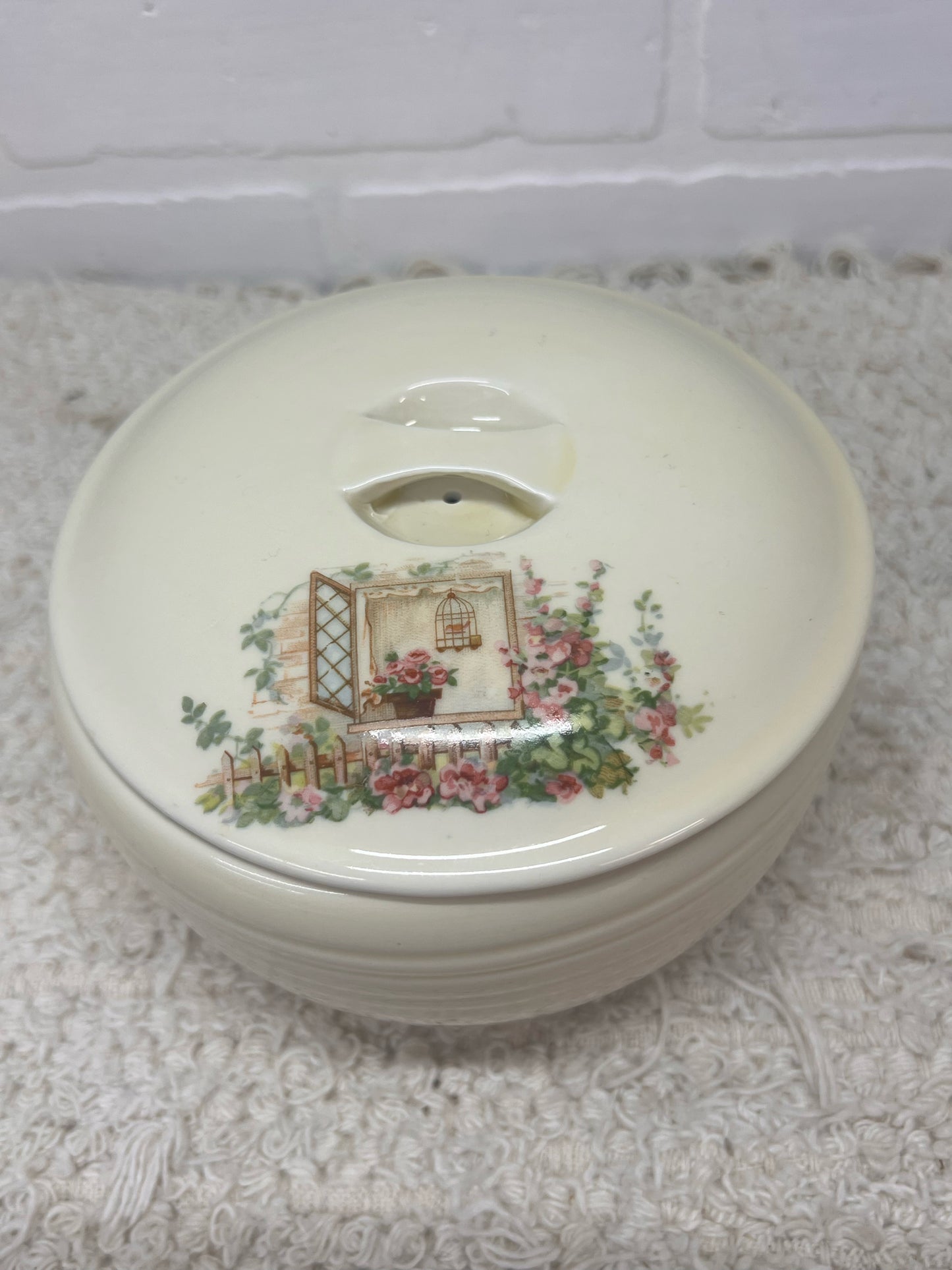 Coors Lidded Thermo Porcelain Casserole Dish 'Open Window' Pattern