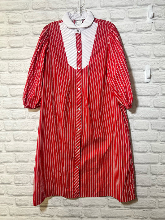 Models Coat brand red and white striped housecoat
