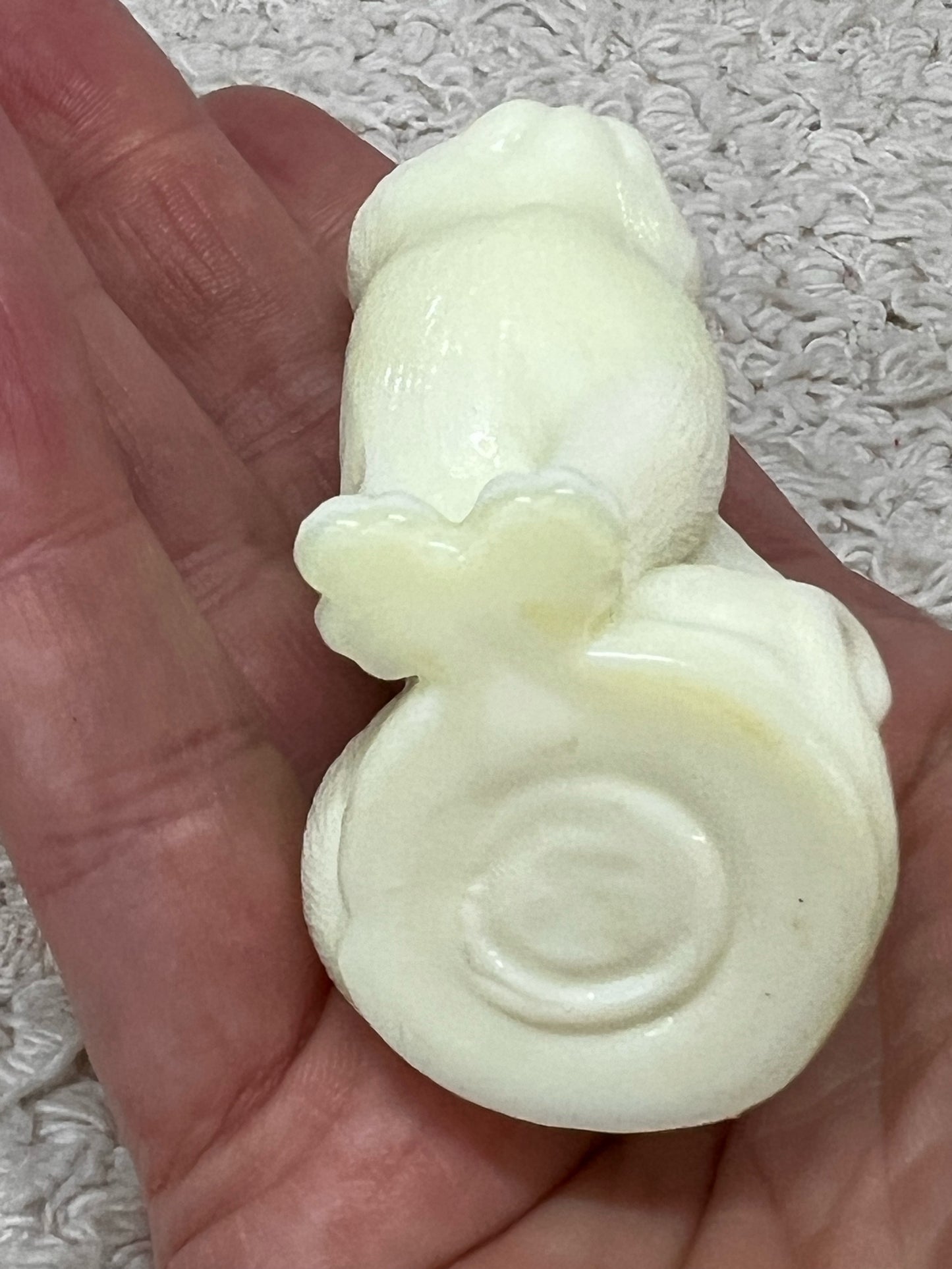 Moser Custard Glass/Uranium Glass Cat Figurine