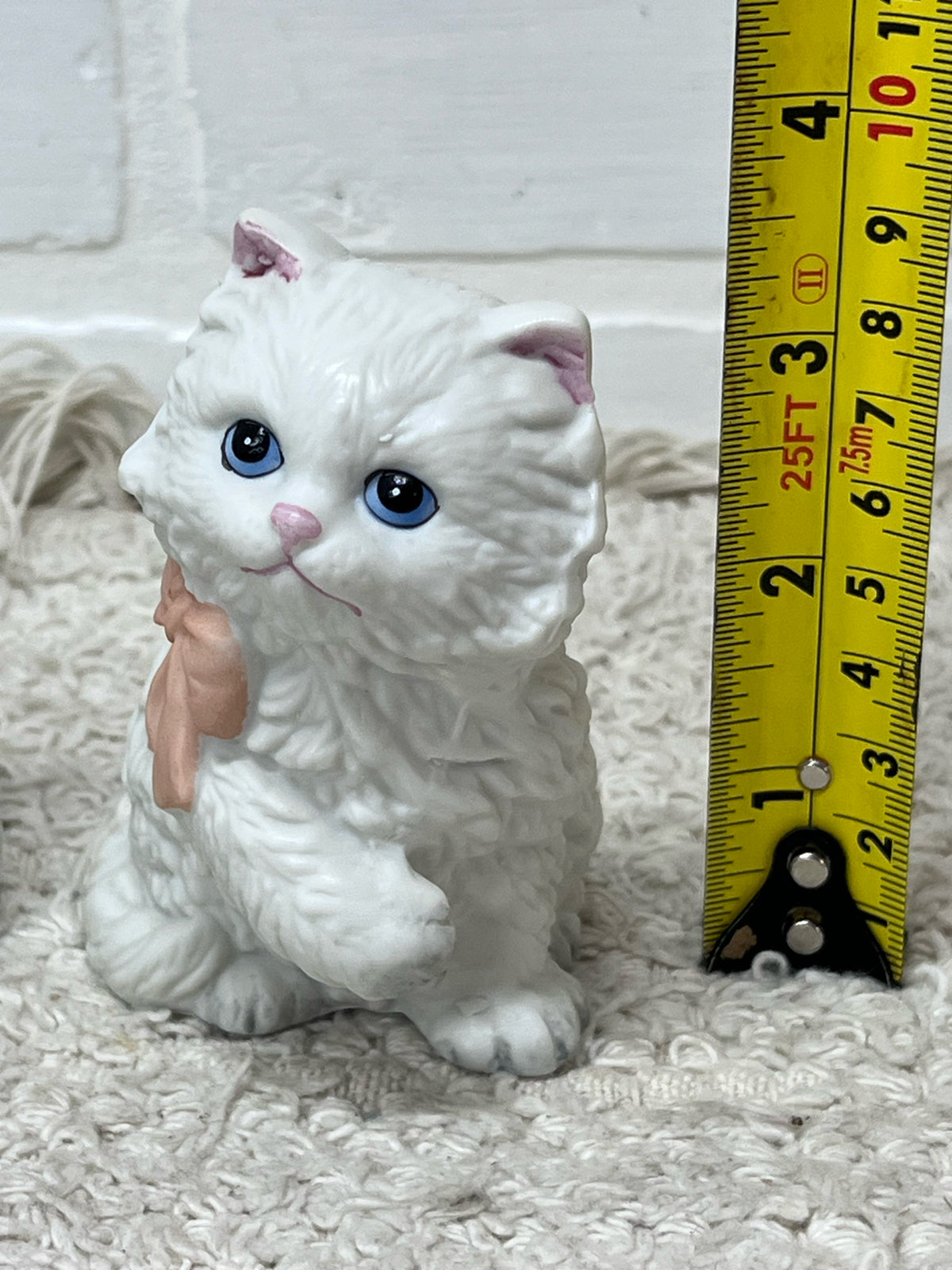 Homco White Ceramic Kitten Figurine Set (2)