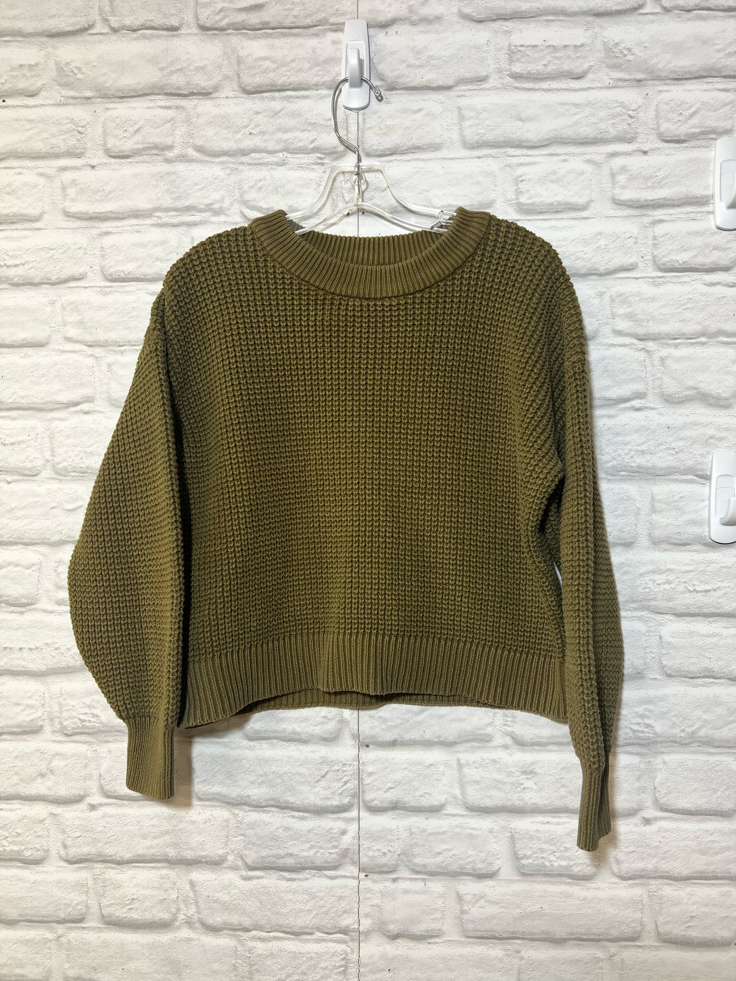 Size M Old Navy cropped length cotton sweater