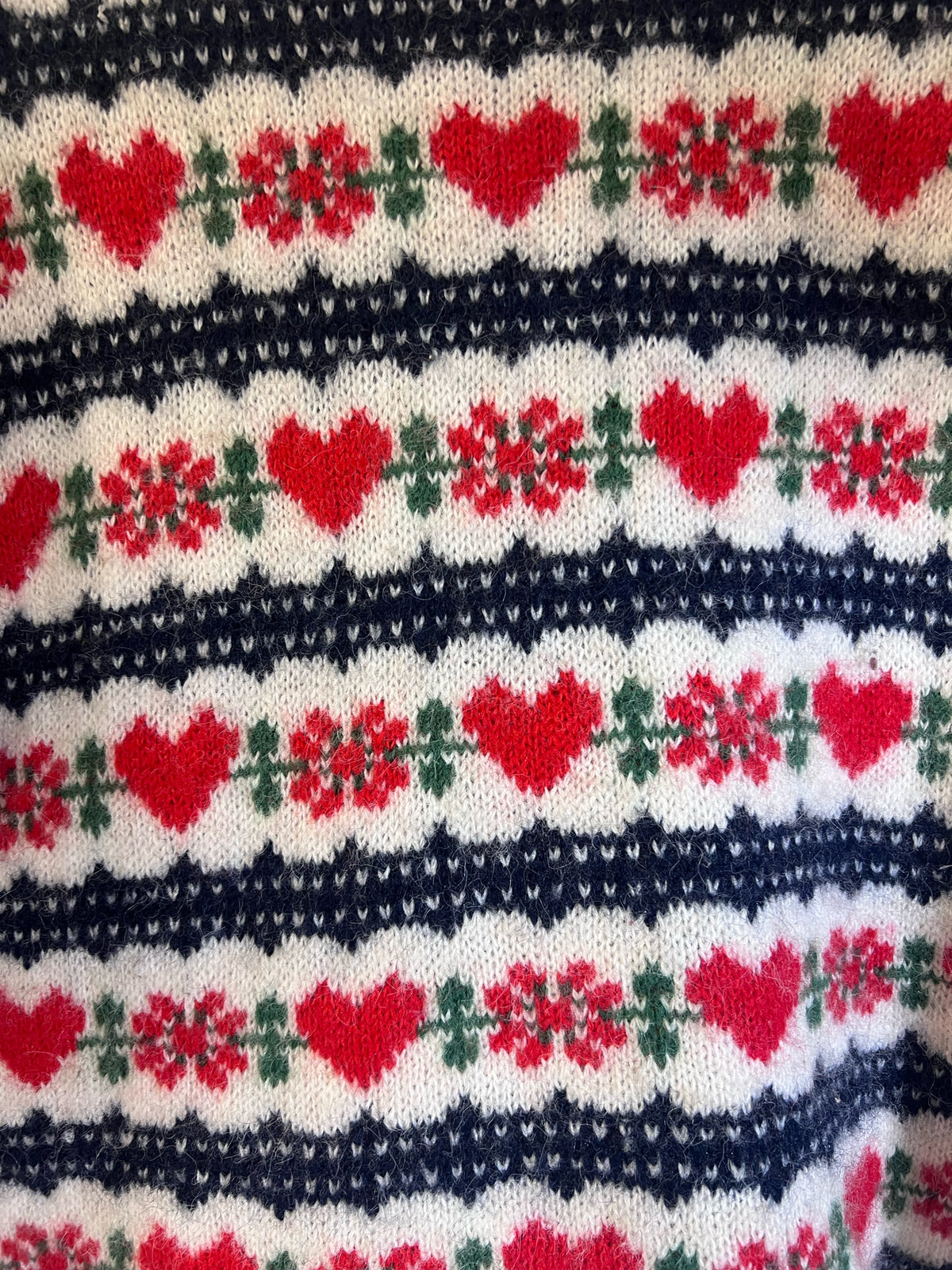 Size L Old Navy Cropped Fair Isle Heart Pattern Wool Blend Sweater