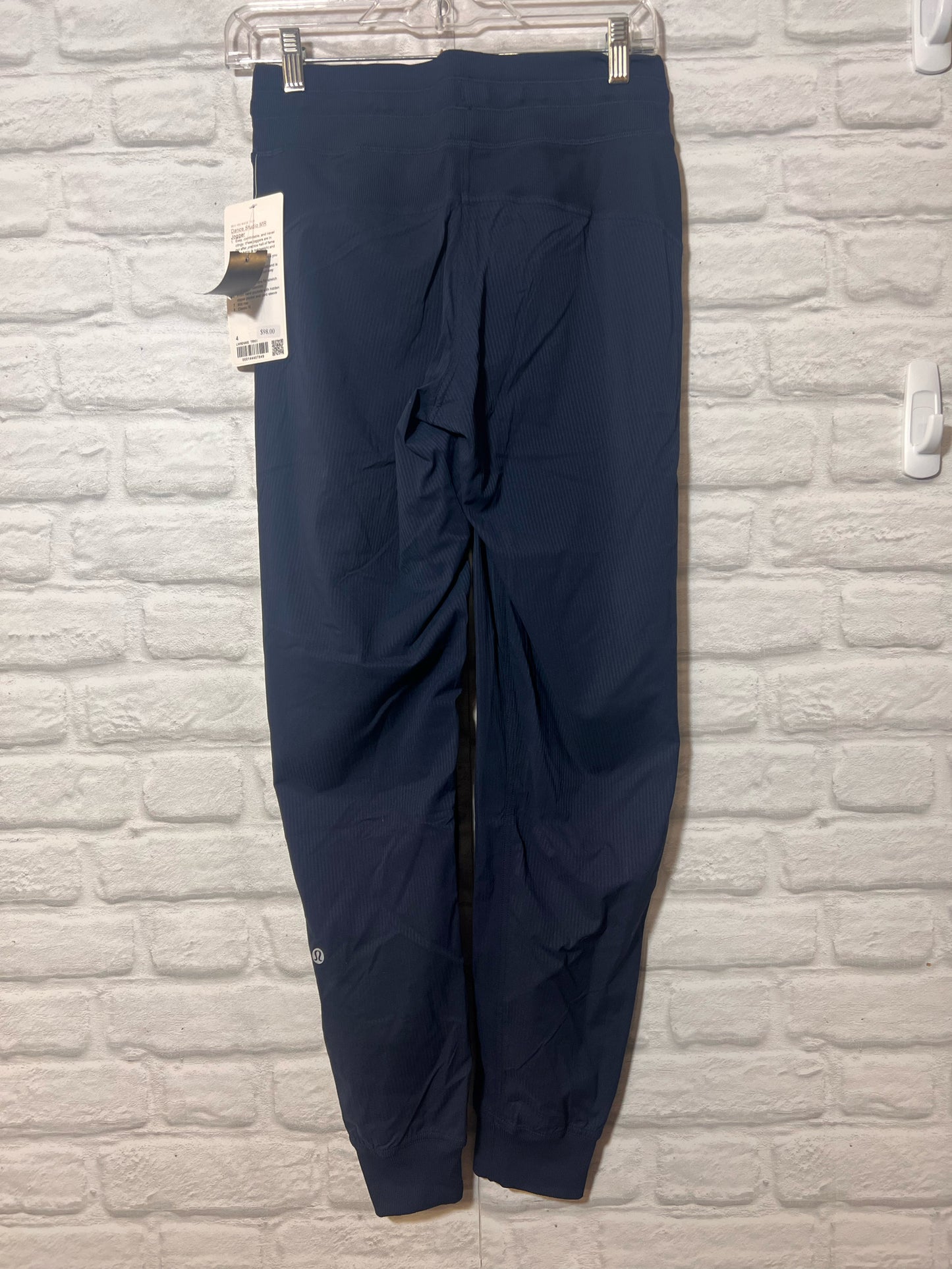 Lululemon Size 4 Navy Striped  NWT Joggers