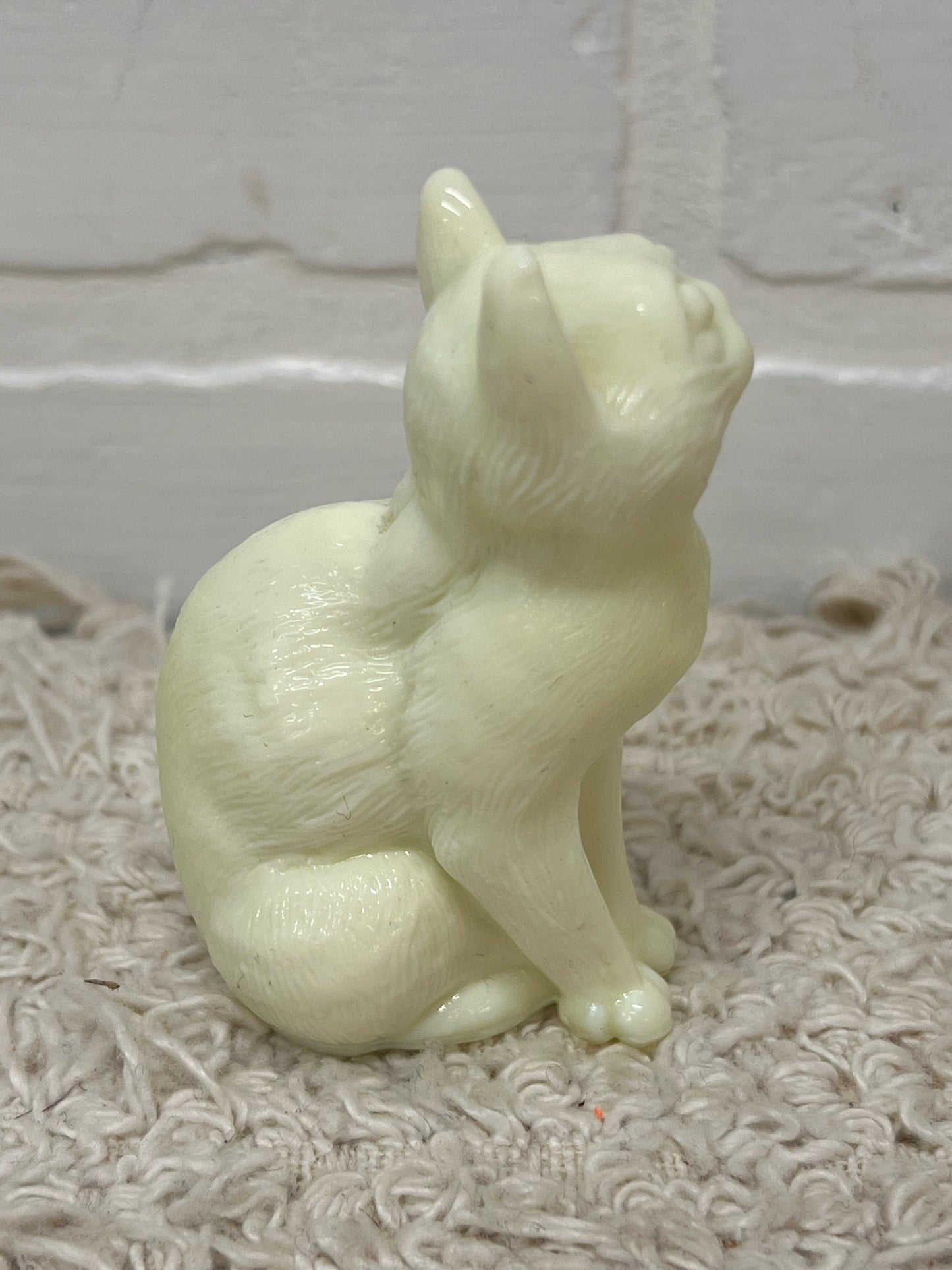 Moser Custard Glass/Uranium Glass Cat Figurine