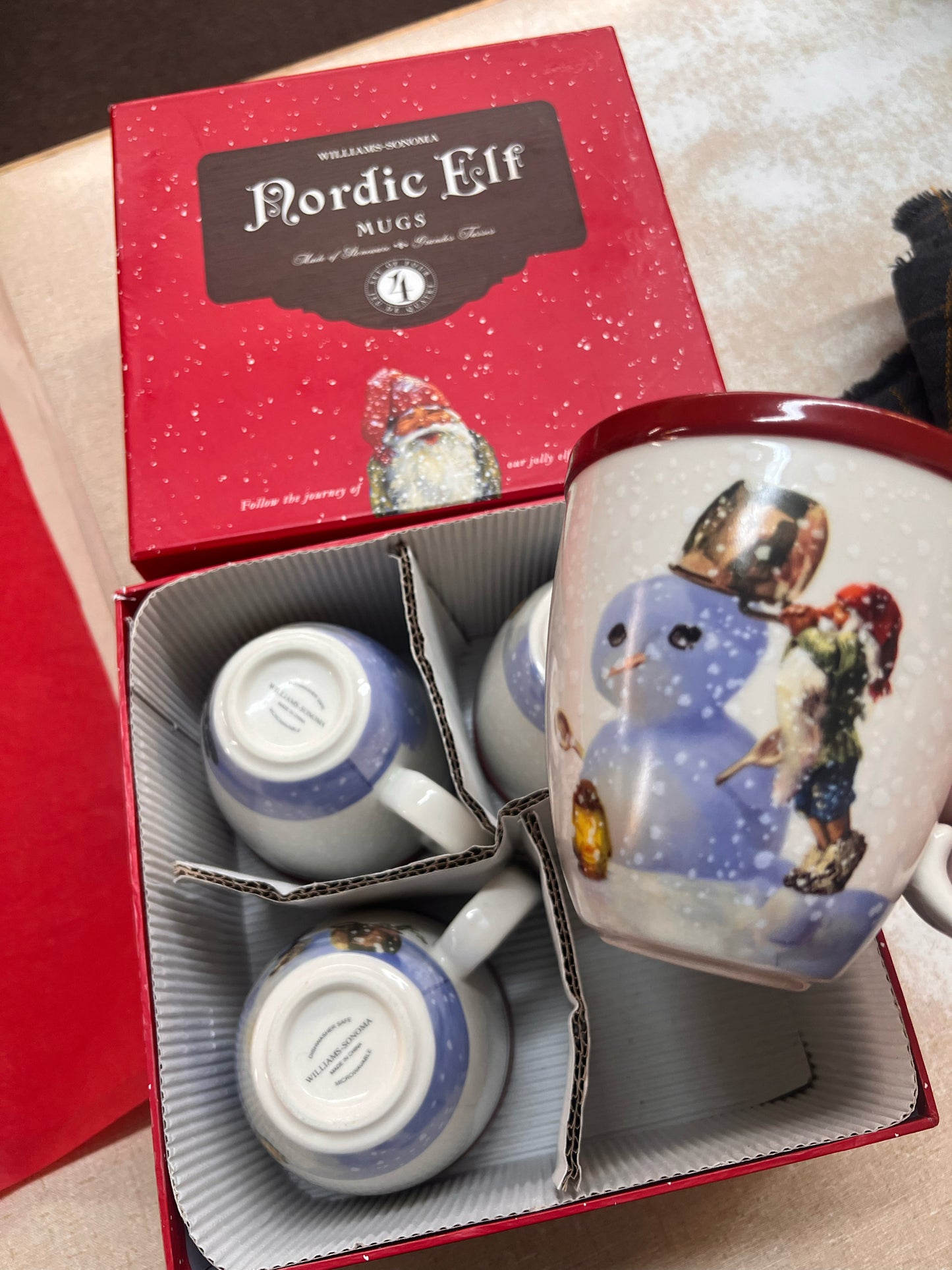 Williams-Sonoma Nordic Elf Mug Set (4)