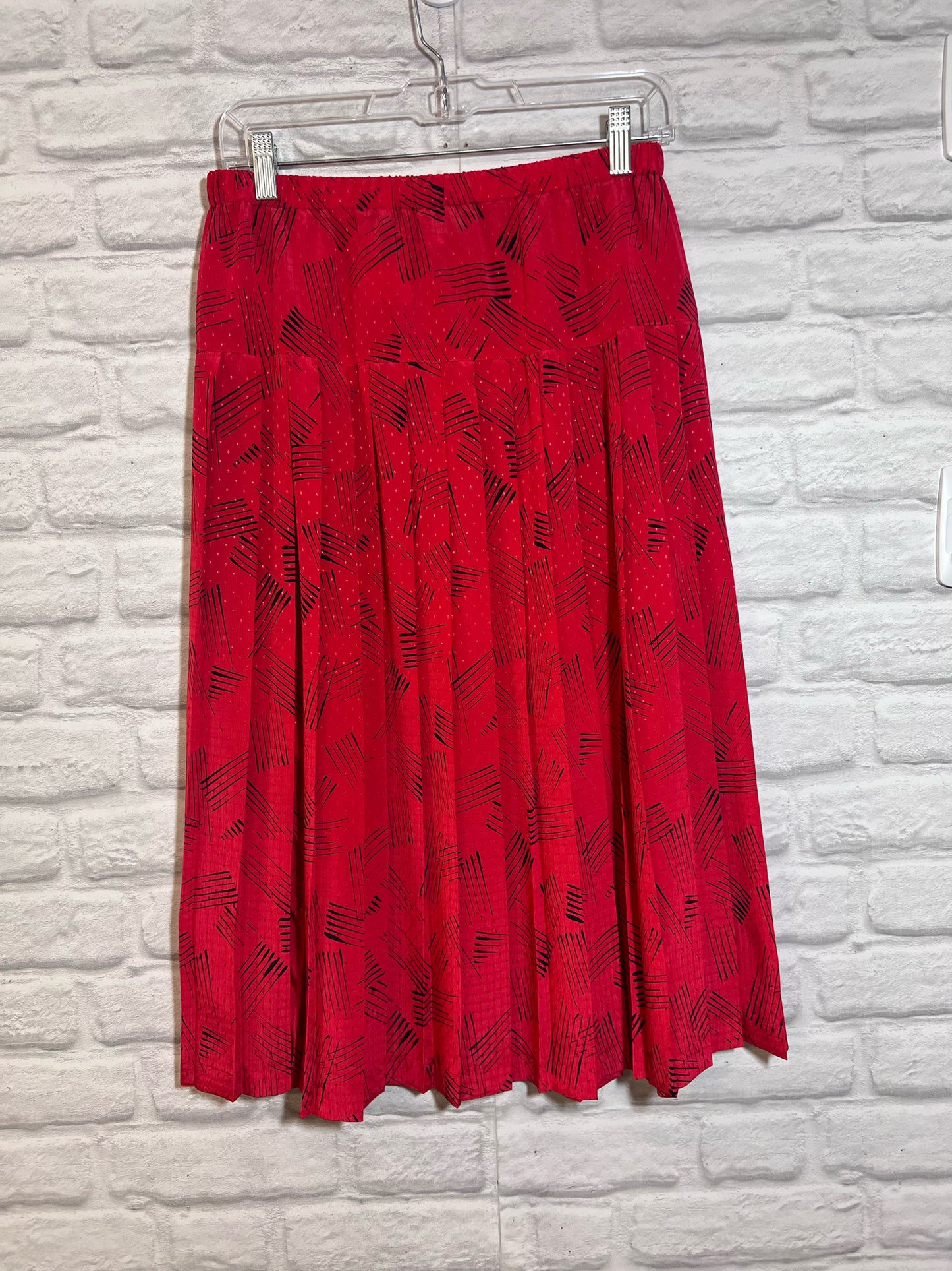 Size 10 Joan Carol Petites Vintage 80s Red & Black Pleated Skirt