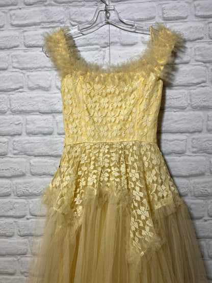 Vintage Yellow Tulle & Lace 1950's Formal/Prom/Party Dress