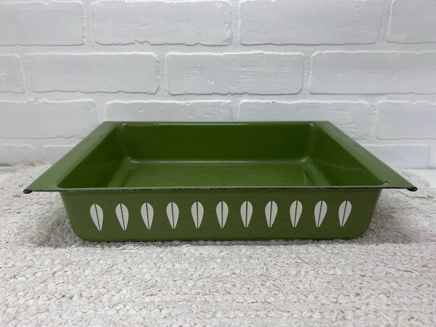 Catherine Holm Avocado Green & White Lasagna Pan
