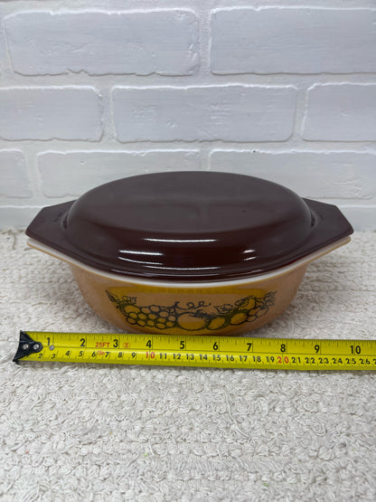 Pyrex Old Orchard 1.5 QT Oval Lidded Casserole Dish