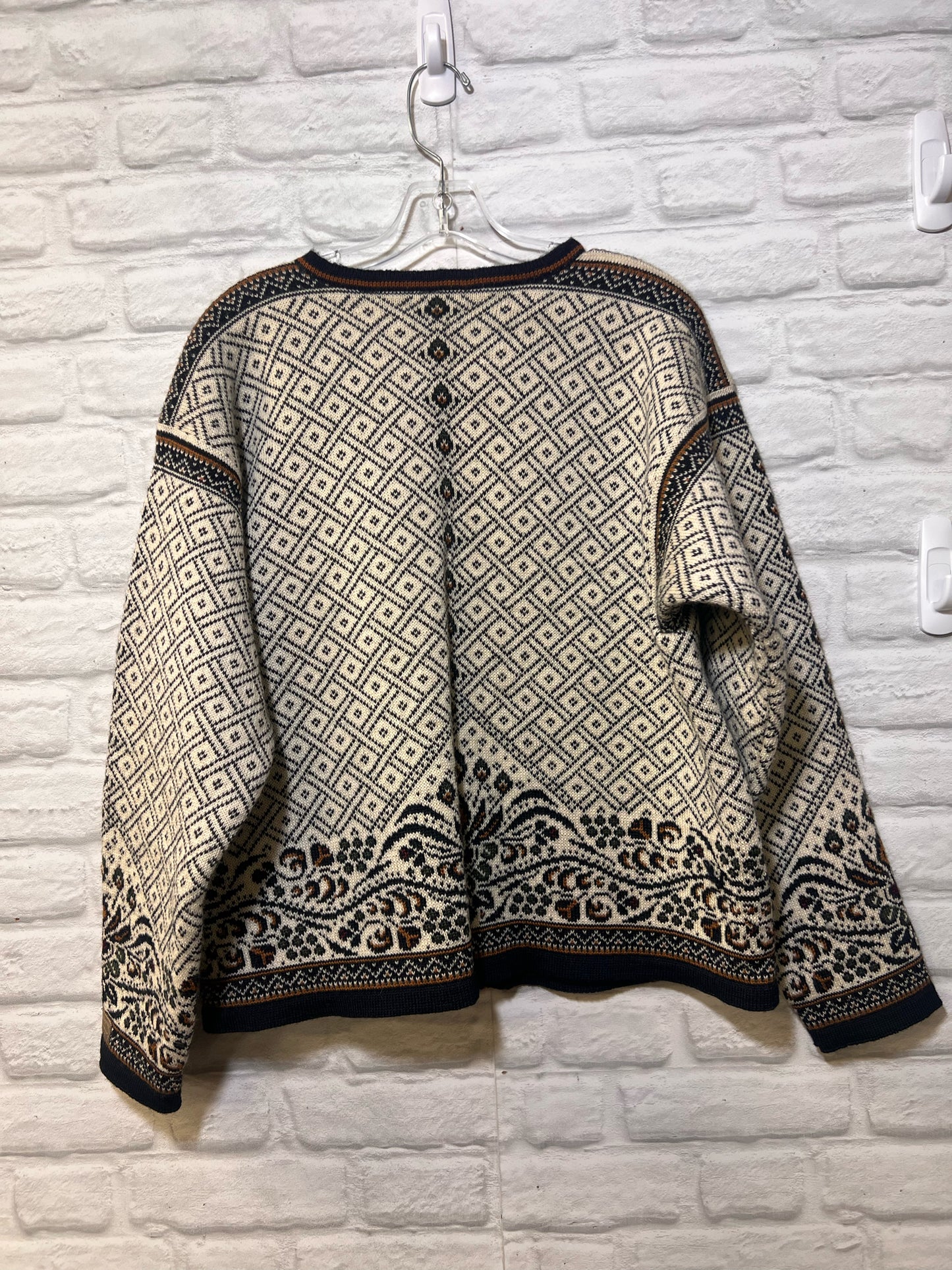 Size L Dale of Norway Norwegian Cardigan Sweater