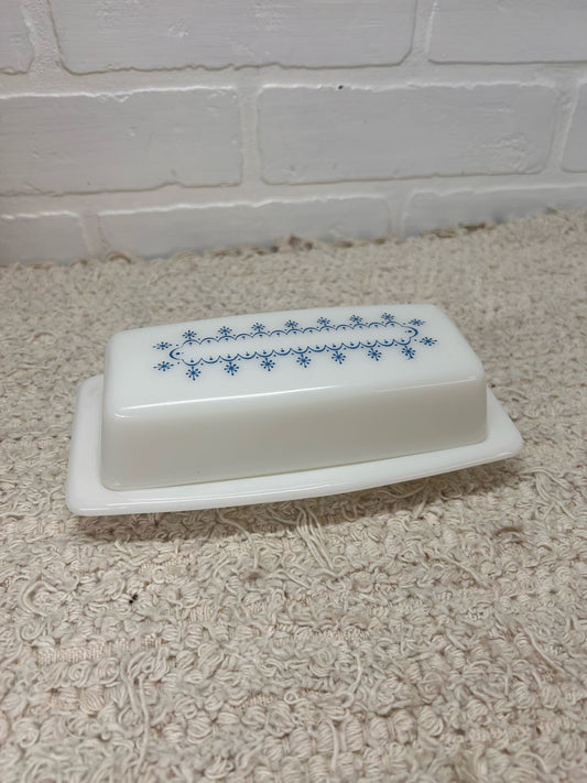Pyrex Snowflake Garland Butter Dish