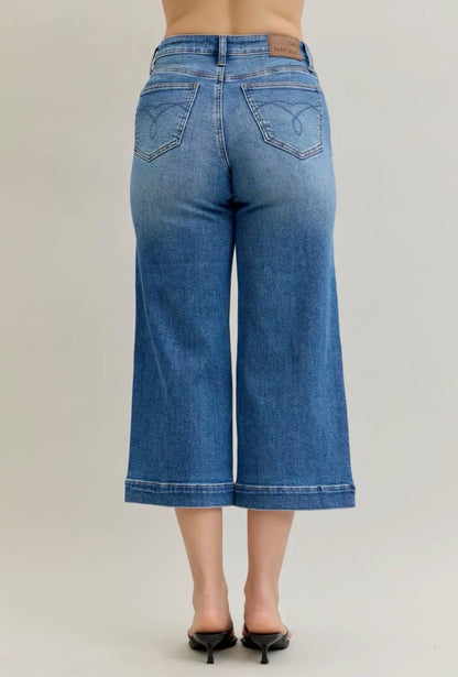 Judy Blue Midrise Wide Leg Crop Jeans Vintage Pocket Detail