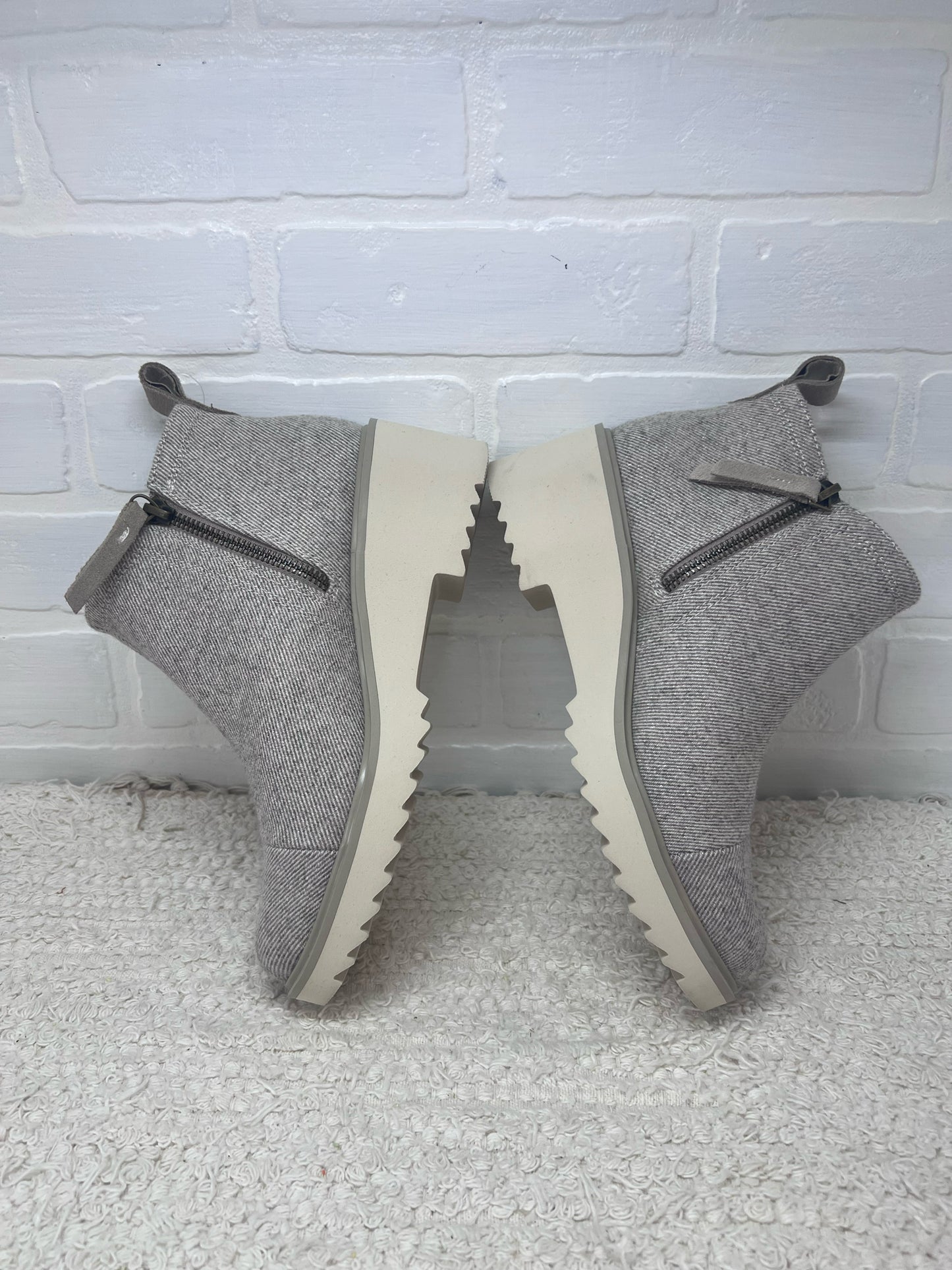 Shoe Size 7 Toms  NWT Maude Wedge  Bootie in Shimmering Twill