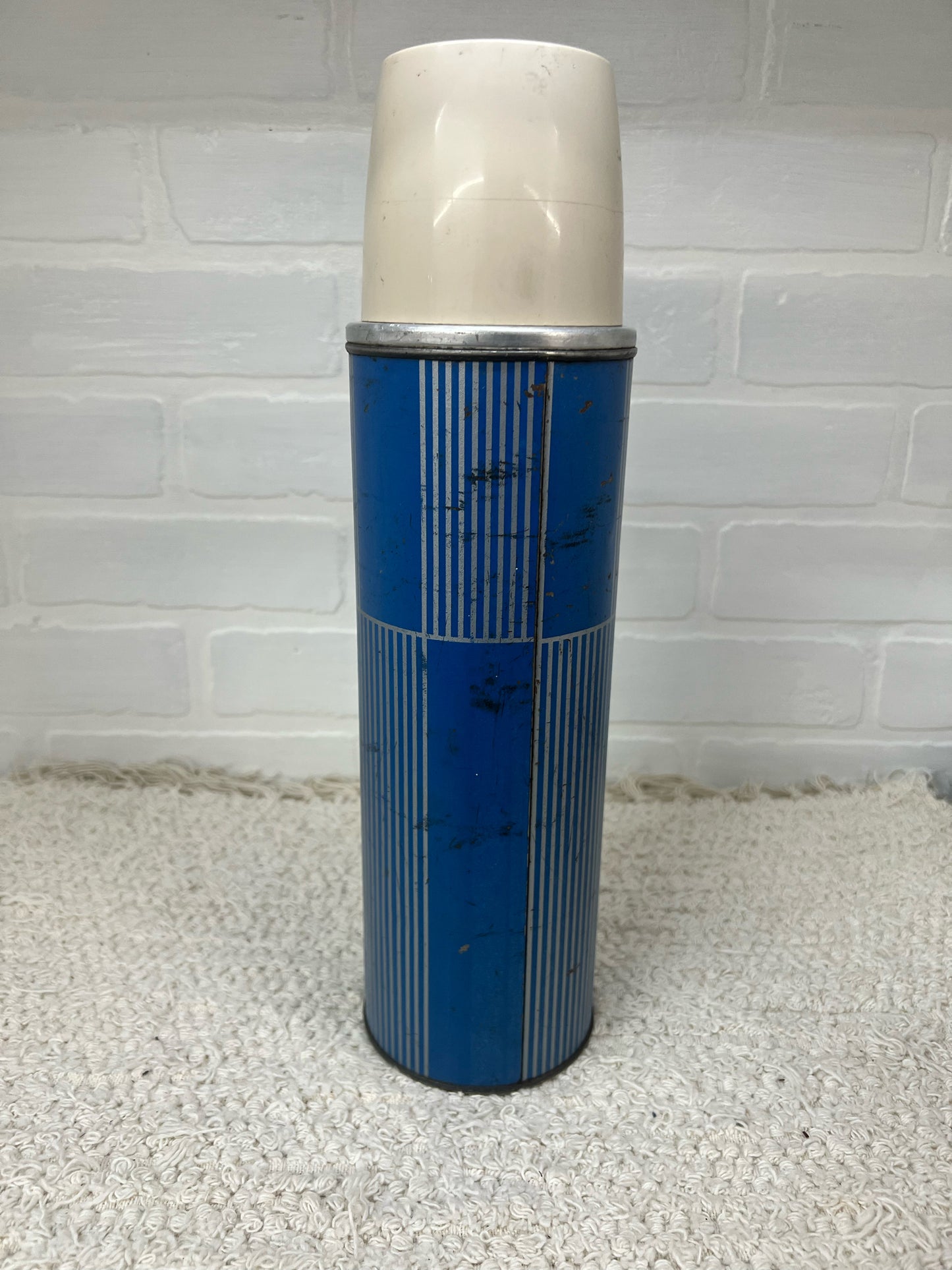 Keapsit Vintage 1970's blue thermos