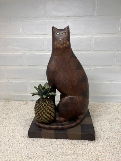 David Harden cat with pineapple statue