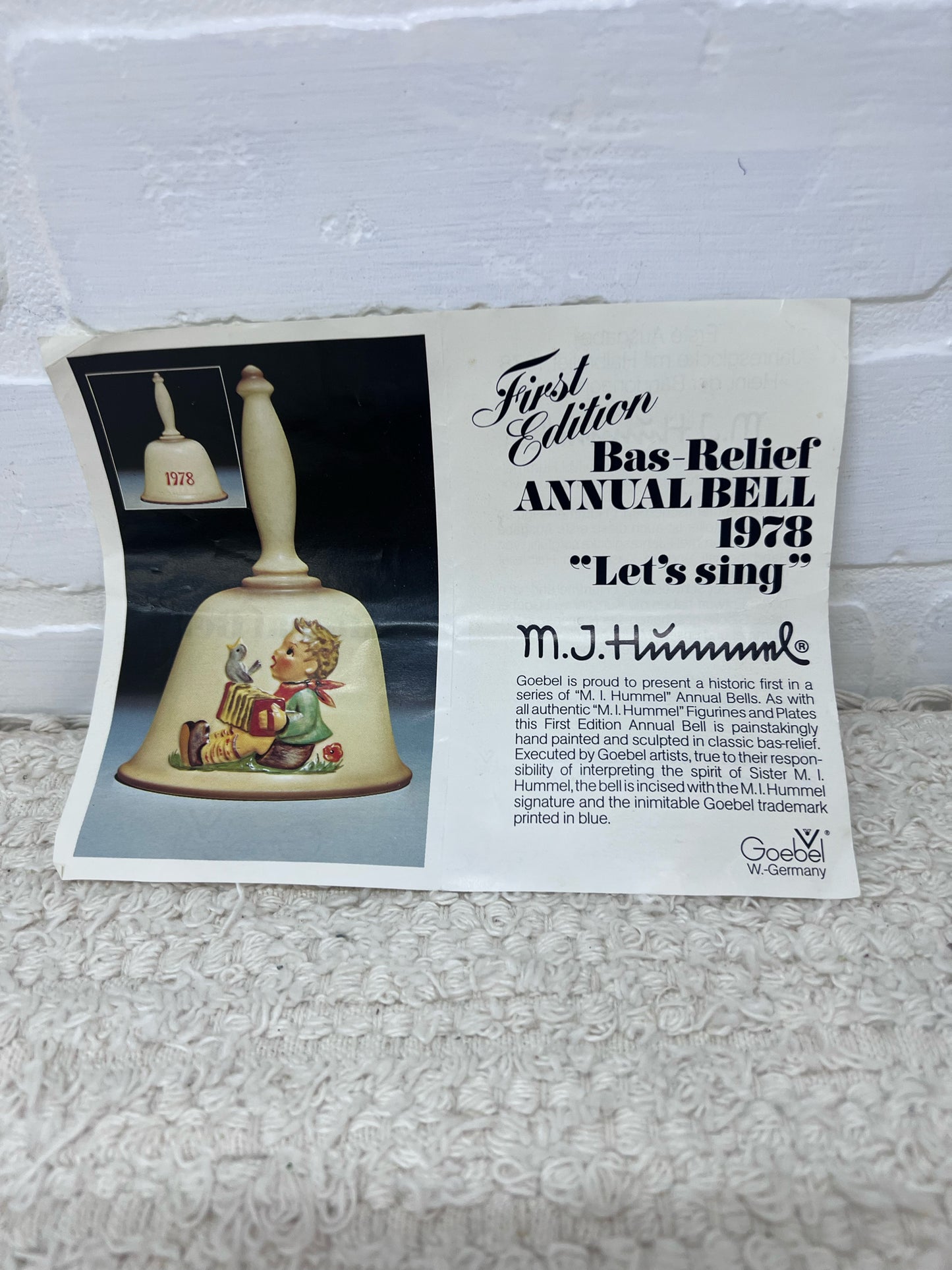 Goebels/Hummel 1978 "Let's Sing" Bell