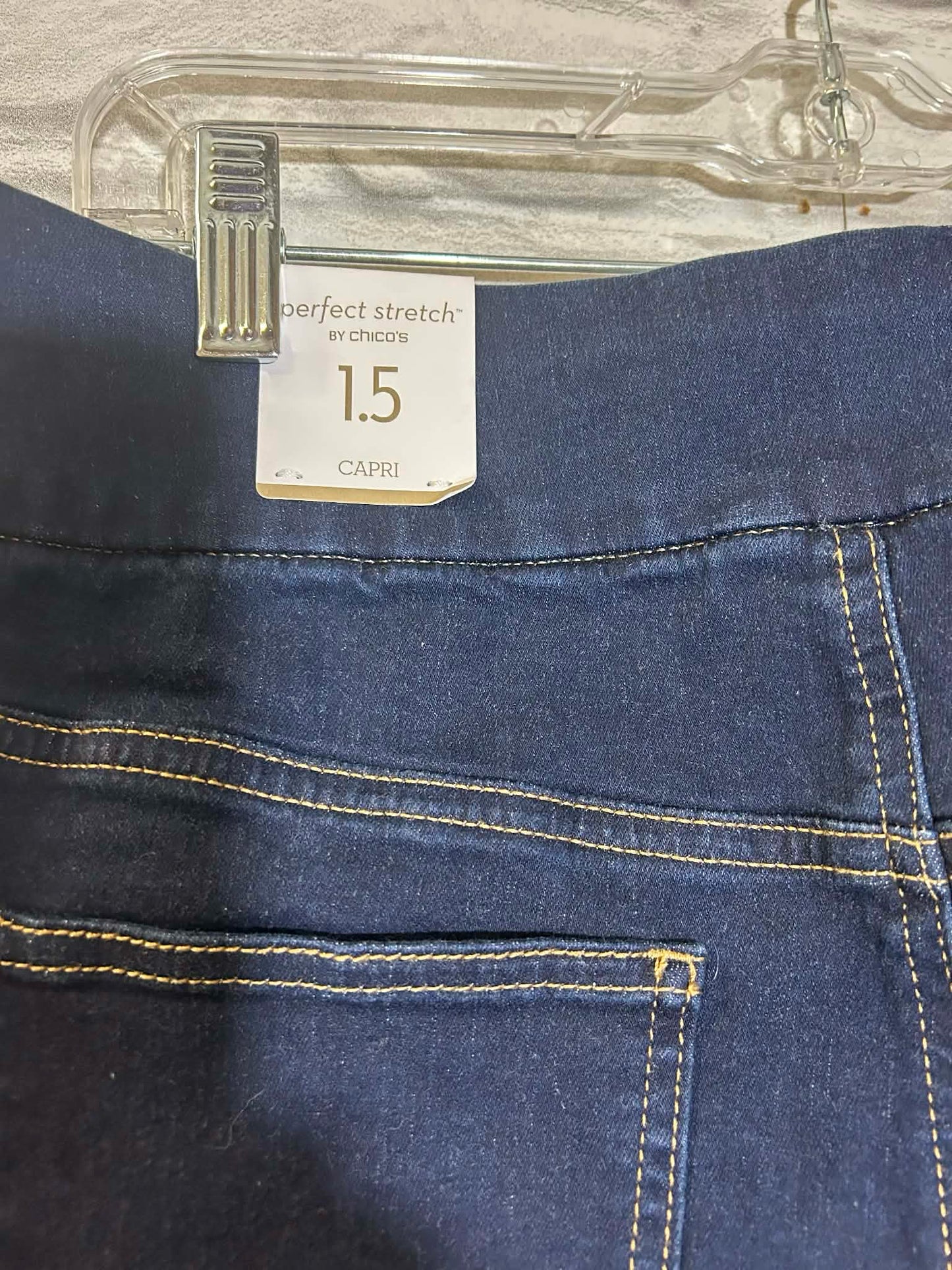 Chico's  NWT Denim Capris Pull on Style Size Medium/ 1.5