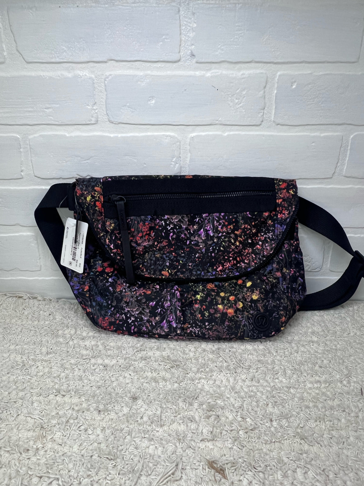 Lululemon NWT Festival II Bag Black FLoral