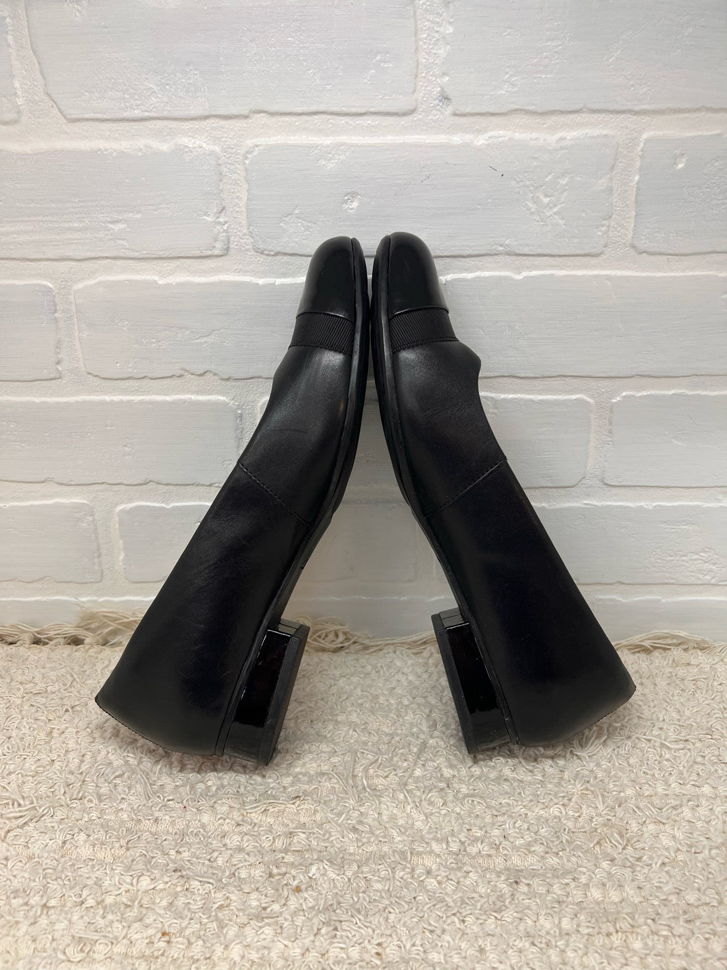 Shoe Size 10 Clarks Black Flats