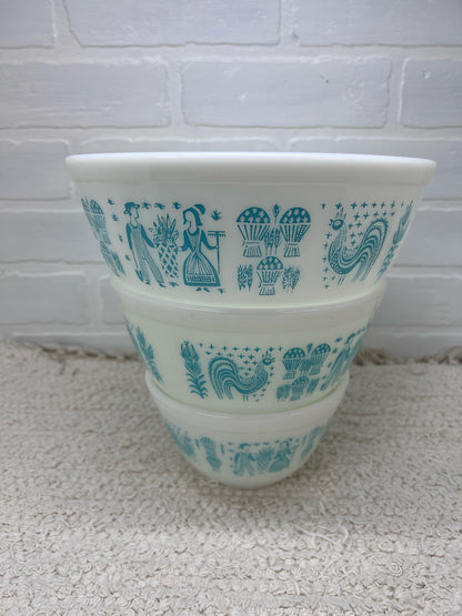 Pyrex Bowl Set - Amish Buterprint - Three Nesting Bowls