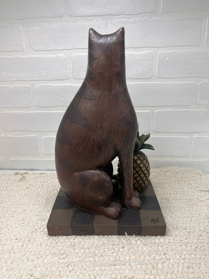 David Harden cat with pineapple statue