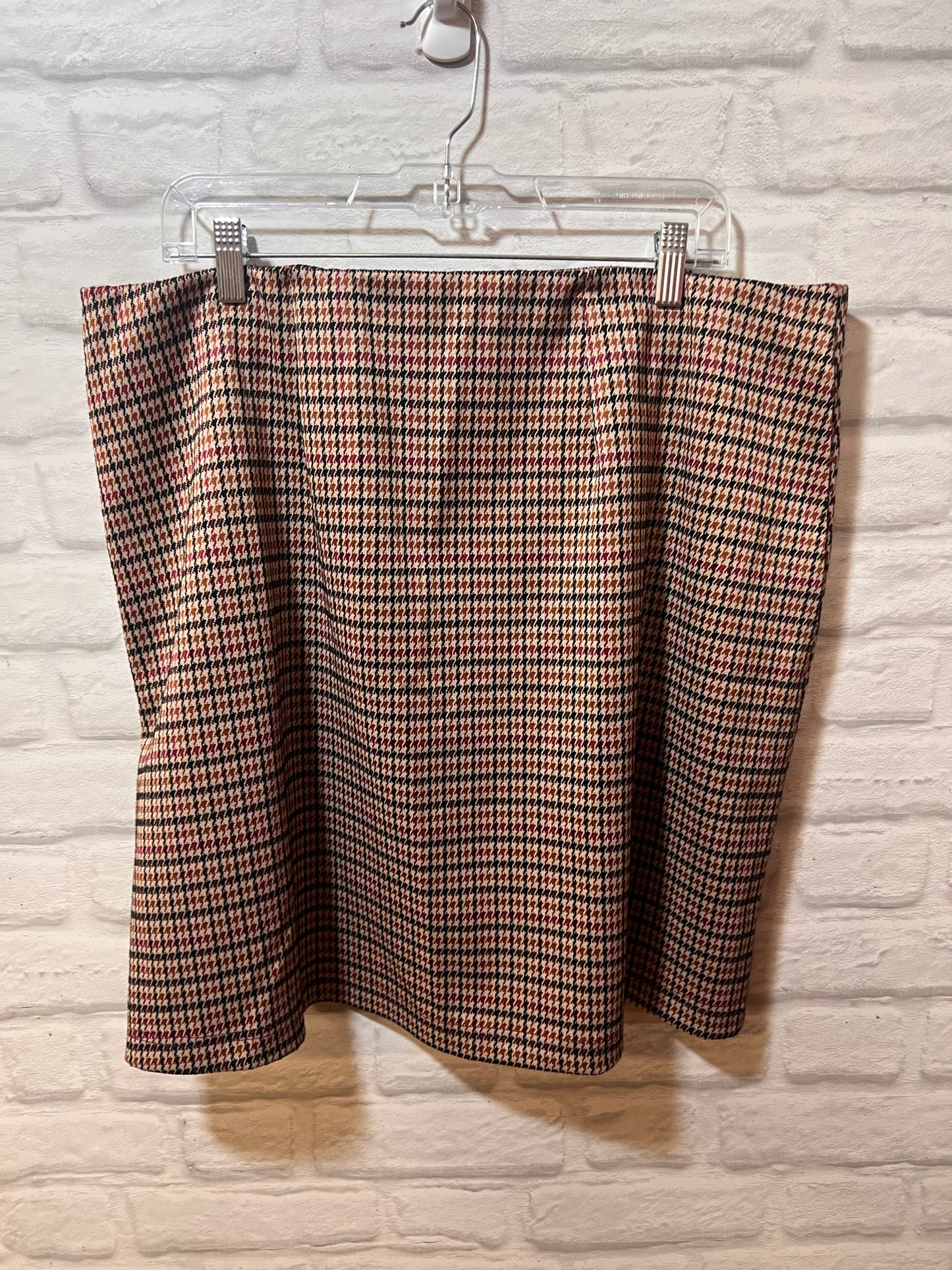 Size 1X Maurice's Houndstooth Check Skirt