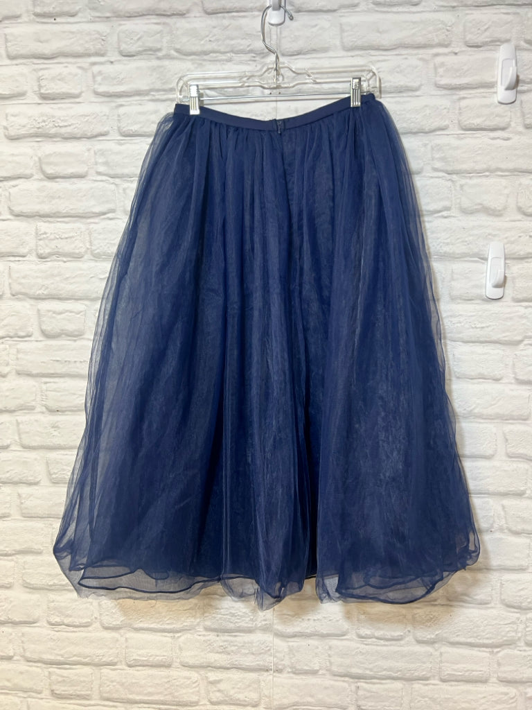 Size M Minuet Floofy Organza layered skirt