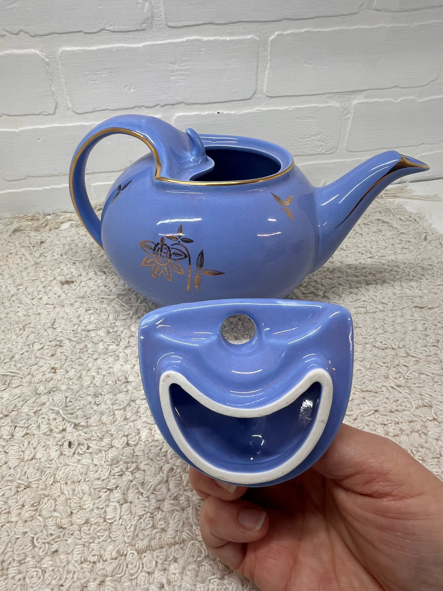 Hall Blue & Gold 8 Cup Lidded Teapot w/ Teabag Hook