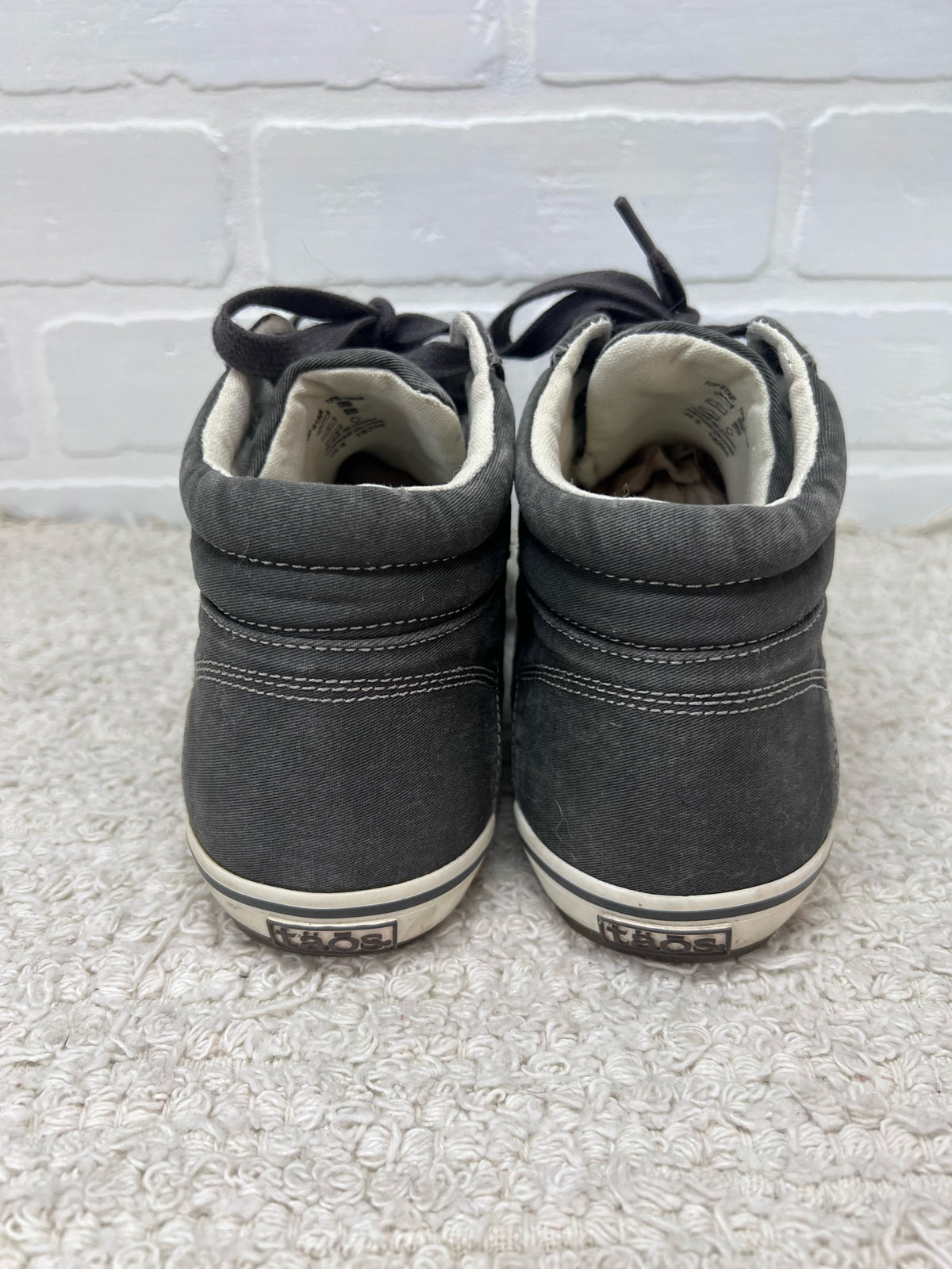 Shoe Size 8 Taos Gray Canvas Top Star Sneakers