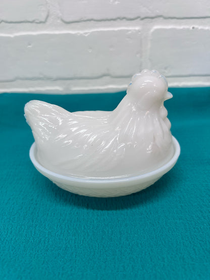 Vintage Milk Glass Nesting Hen/Hen on Nest