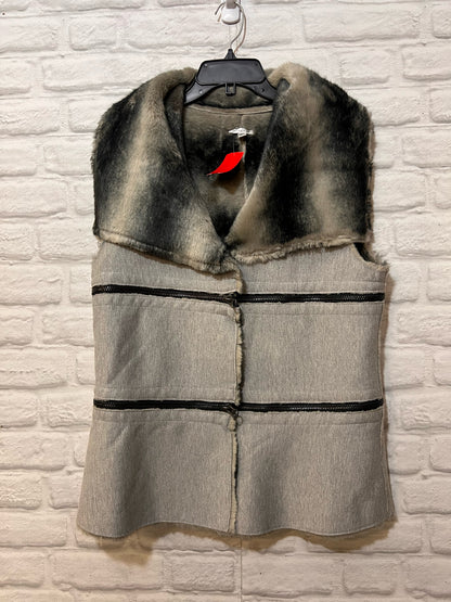 Size L Rebecca Elliot Faux Fur Zipper Vest