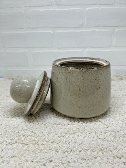 New lidded pottery jar