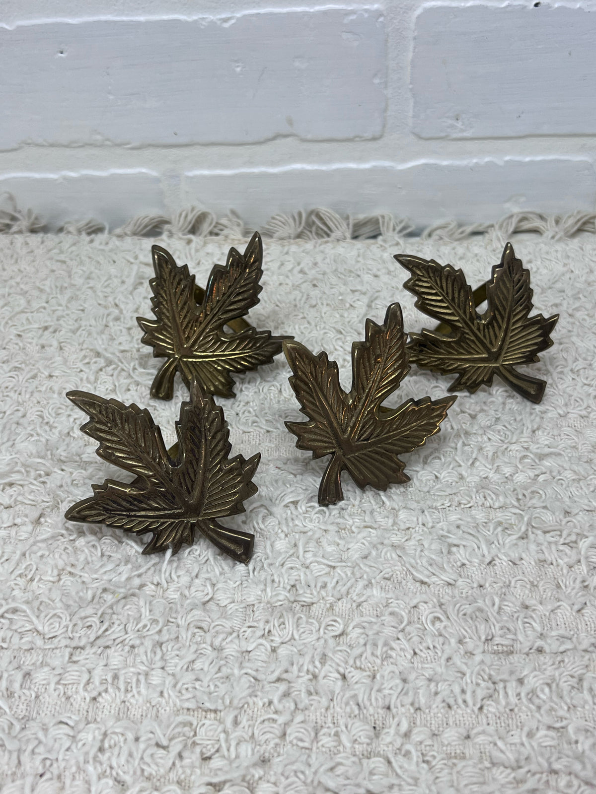 Brass Maple Leaf Napkin Ring Set (4)