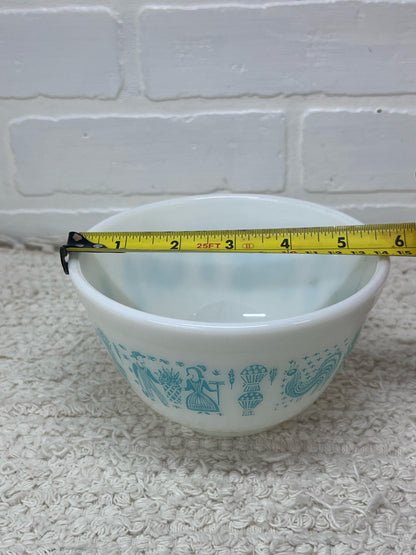 Pyrex Bowl Set - Amish Buterprint - Three Nesting Bowls